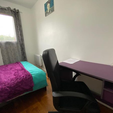 إٍبيناي سور أورْجْ Bedroom In A House/ Chambre Dans Une Maison المظهر الخارجي الصورة